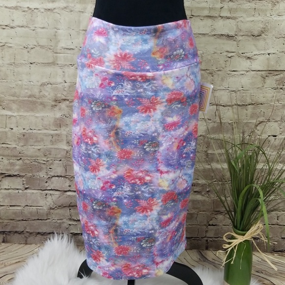 LuLaRoe Dresses & Skirts - 💥Last One💥LuLaRoe Cassie Skirt